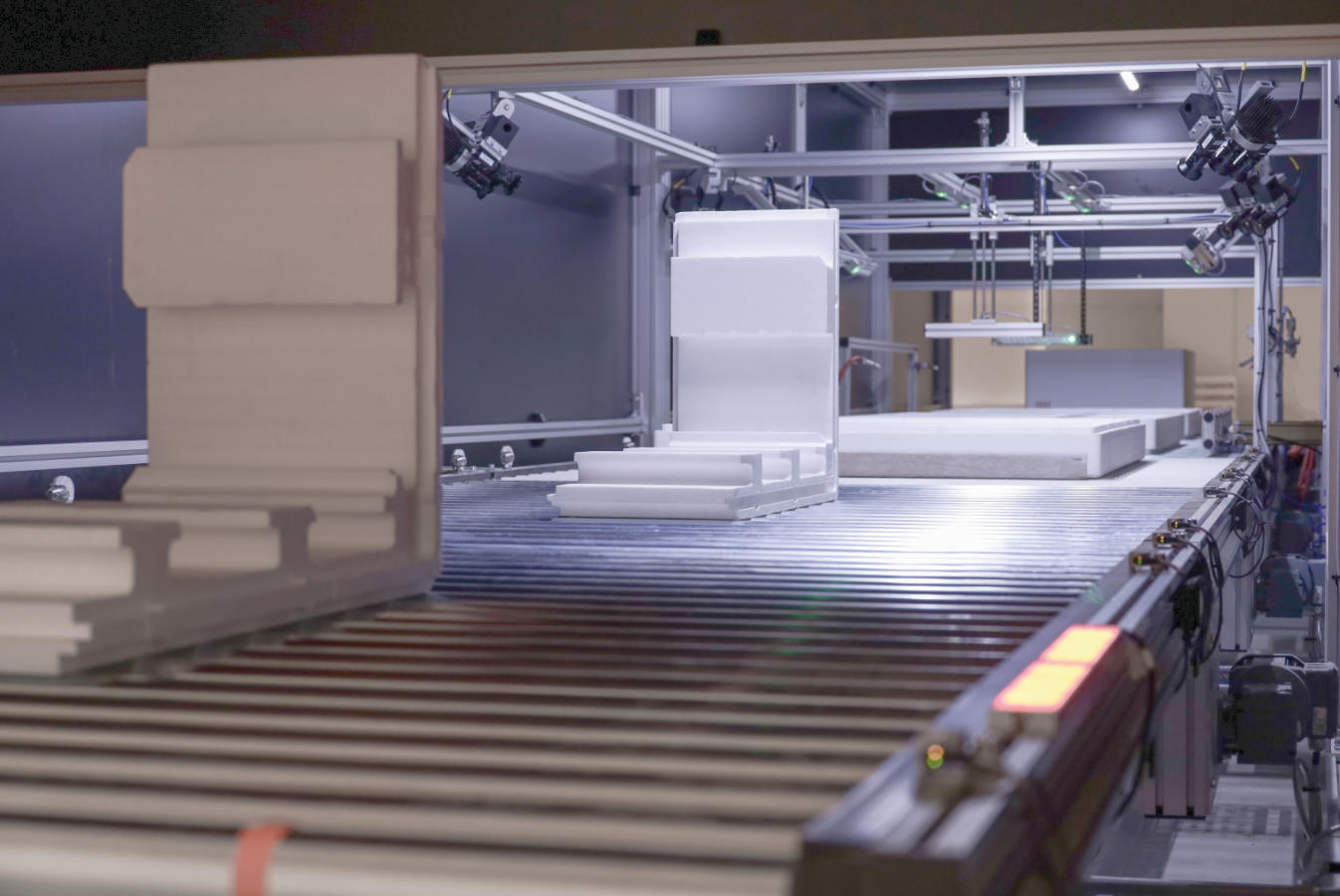 Stereokamerasystem vermisst und inspiziert die zurück gelieferten Kühlboxen